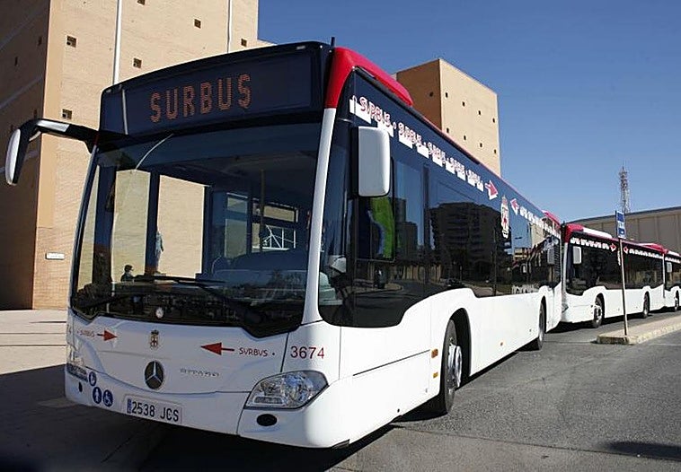 Los mensajes en euskera en los autobuses urbanos de Almería que sorprenden a sus pasajeros