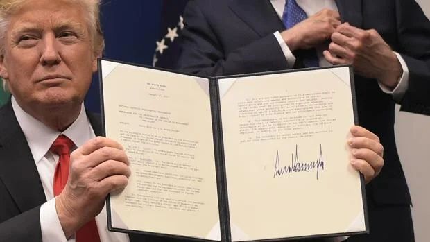 La firma de Trump aparecerá en billetes de dólar | El Correo