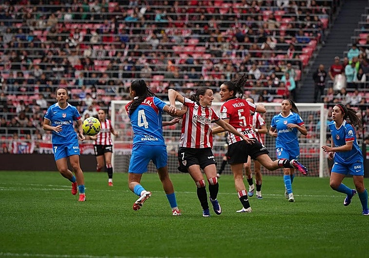 Un Athletic en superioridad no puede contra el Atlético en San Mamés