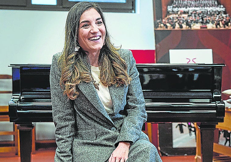 «Soy la primera directiva en 140 años de la Coral y me eligieron estando embarazada»