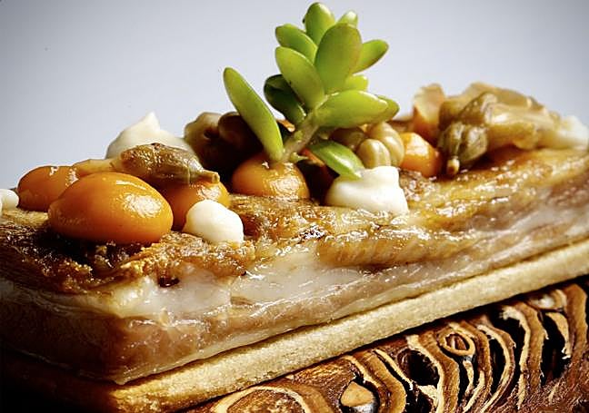 Cordero lechal y crema agria de coliflor