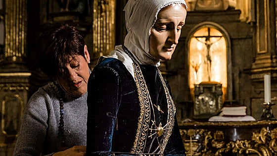 Cien alfileres para La Dolorosa de Llodio
