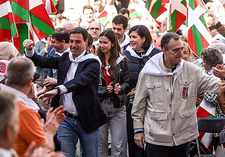 Esteban apela ya a las urnas: «Nos jugamos si seguimos haciendo país o dejamos que otros lo deshagan»