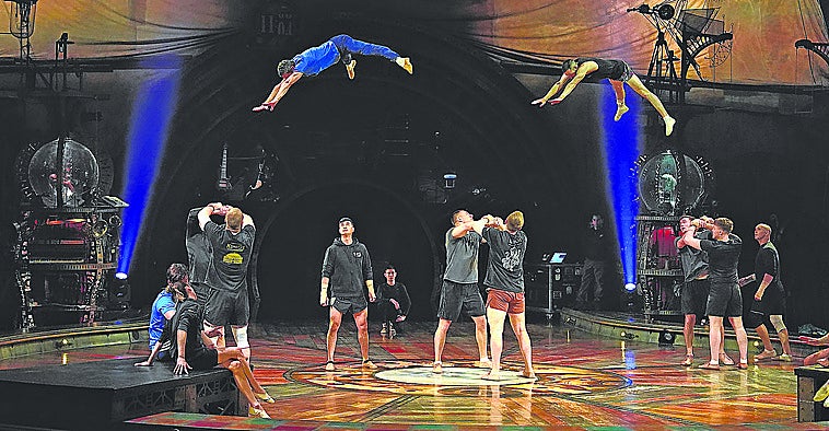 La maquinaria invisible del 'Kurios'