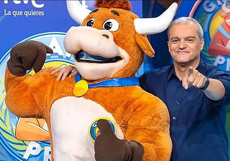 Ramón García aclara los rumores que le vinculan a una joven reportera tras ser pillado con ella en los toros