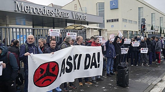 ESK convoca dos jornadas de huelga en Mercedes Vitoria por la «falta de respeto y empatía» de la dirección