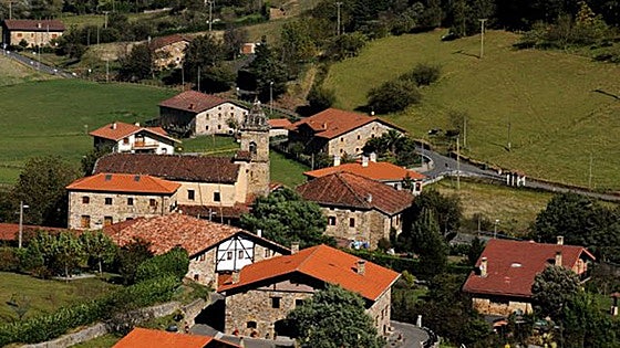 Atxondo acoge una mesa redonda sobre vivienda cooperativa