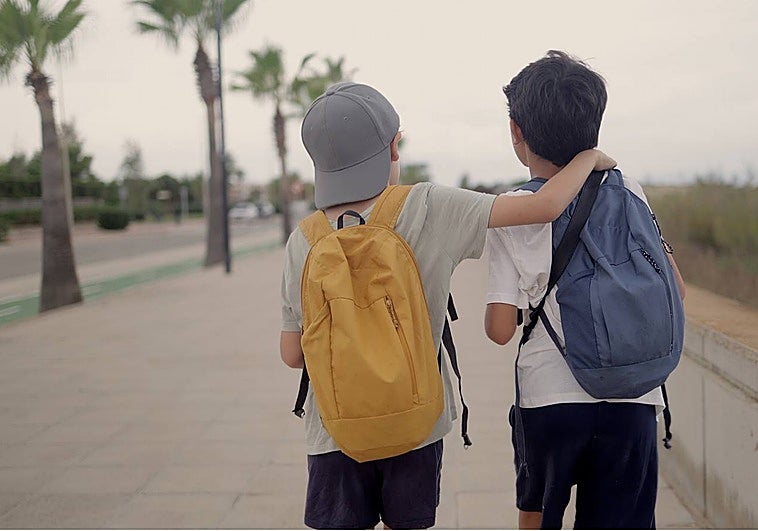 El despertar de la empatía: ¿Cuándo empiezan a desarrollarla los niños y cómo ayudarles a hacerlo?