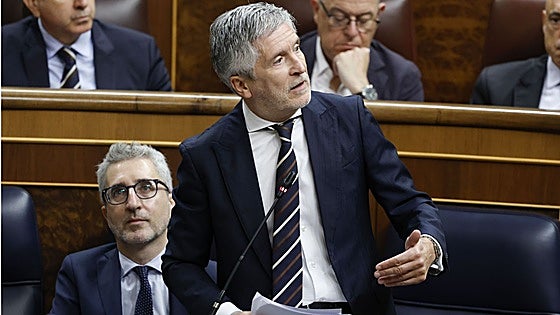 El Gobierno central impulsará «a la mayor brevedad» la prohibición de llevar armas blancas en la calle acordada con el PNV