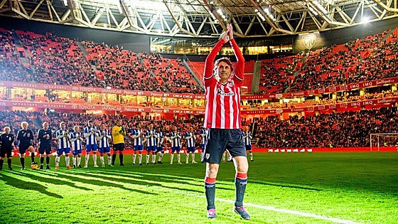 El Athletic y sus aficionados muestran su apoyo a Julen Guerrero por el fallecimiento de su esposa