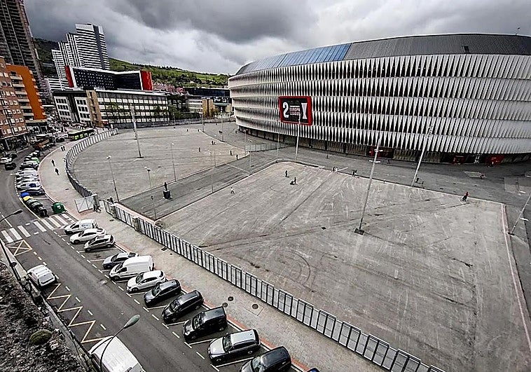 Colocan una pancarta en San Mamés que pide el fin del veto de Uriarte a Herri Norte