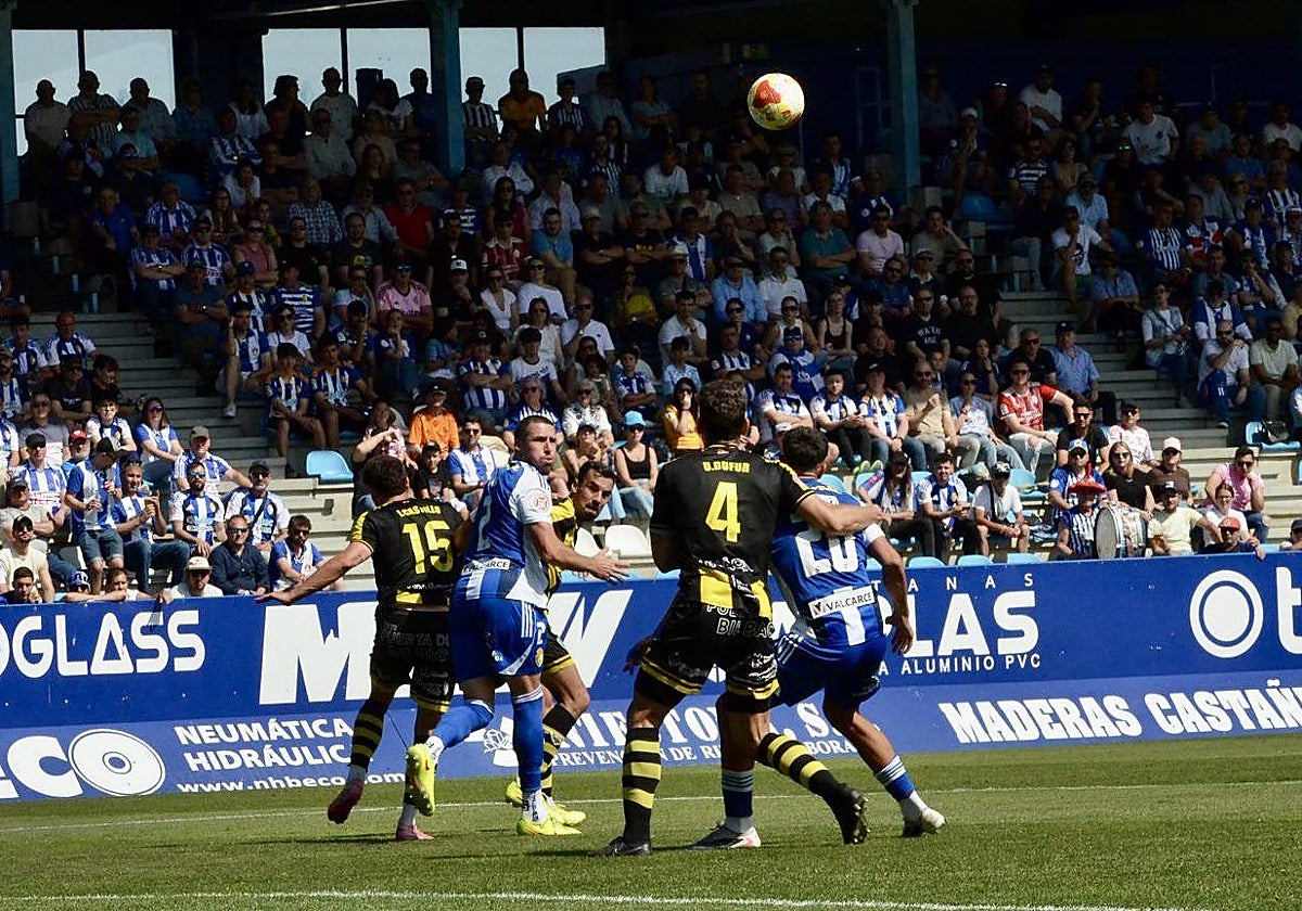 La Ponferradina fue capaz de anular el potencial ofensivo del Barakaldo.