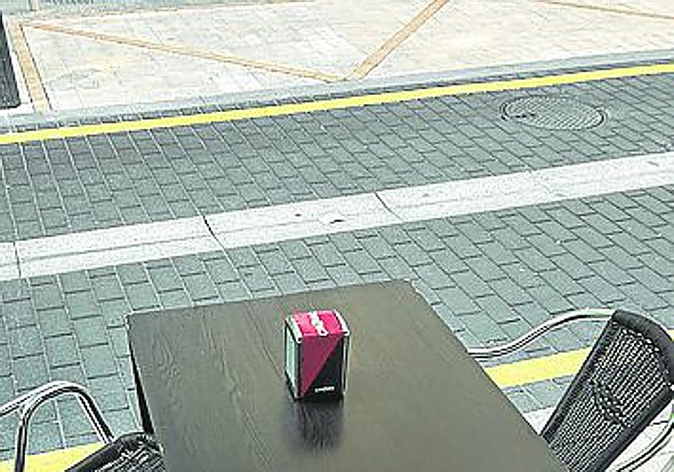 La policía de las sillas