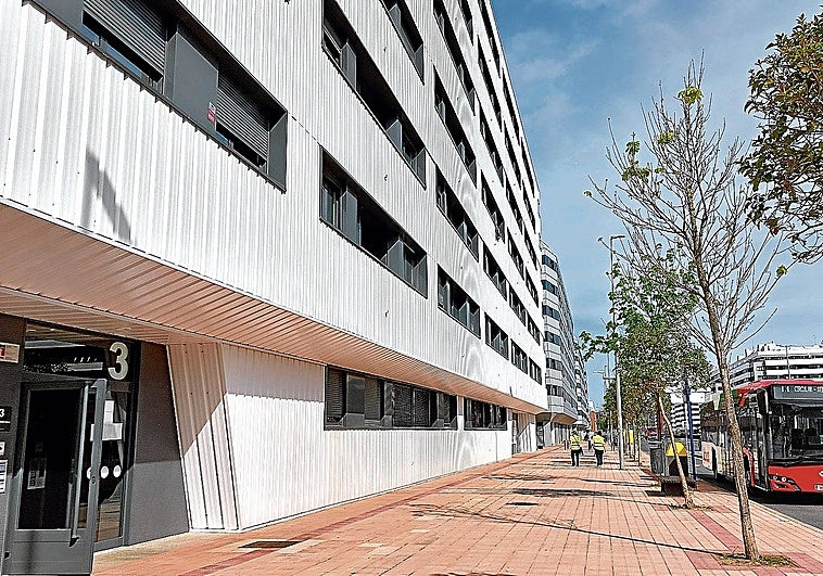 «En un mes hemos pasado de vivir en una zona tranquila a salir con miedo a la calle», alertan vecinos de Barakaldo