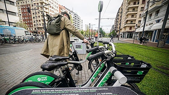 La estación de bicis de alquiler de Abetxuko se trasladará el 30 de abril a Renfe por «reiterados actos vandálicos»
