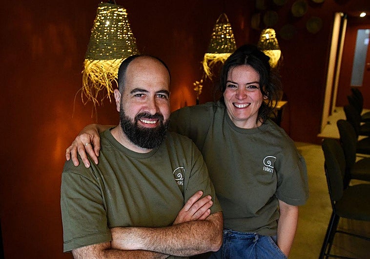 «Éramos nosotros o un kebab». El nuevo bistró de Bilbao donde nunca serás forastero