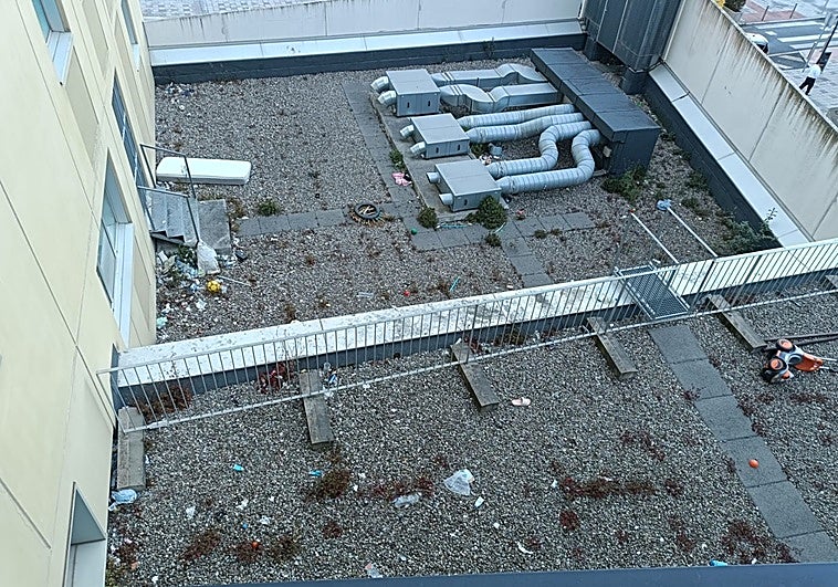 Vecinos de Santurtzi hartos de los okupas: «Todos los días hay vandalismo y suciedad, vivimos entre basura»