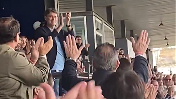 Emocionante homenaje en Málaga a Julen Guerrero tras el fallecimiento de su mujer