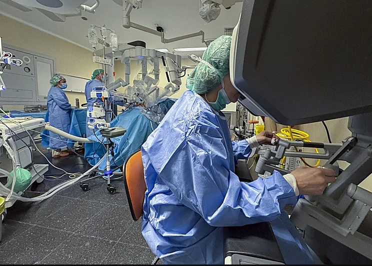 Acaba con cáncer de próstata y castración química tras esperar un año y medio una consulta con el urólogo