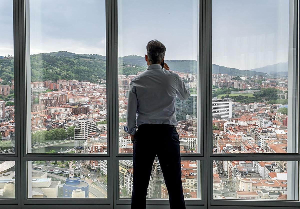 El sueldo medio de los altos directivos vascos ronda los 100.000 euros al año