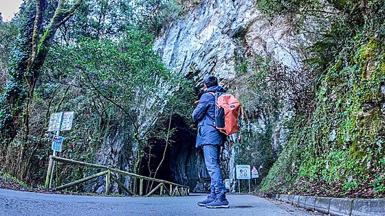 El único pueblo de España al que se accede por una cueva