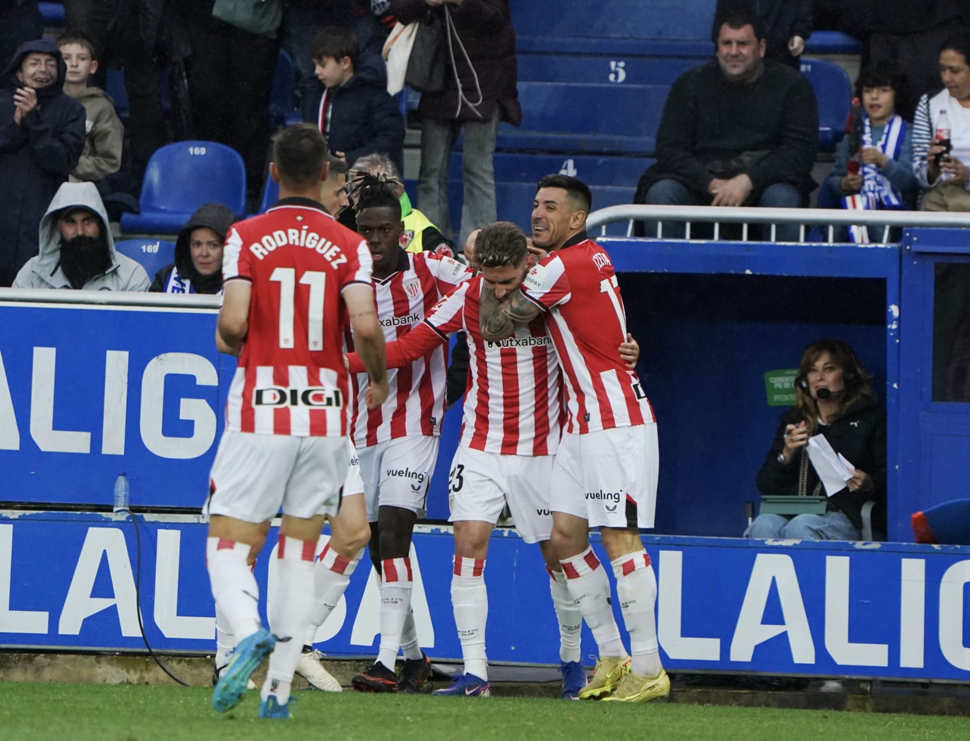 Navarro pide más minutos con un golazo en el que deja atrás a cuatro rivales