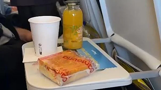 Sobaos gratis a bordo de un avión