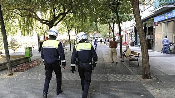 Detenida una mujer ebria que amenazó a su hija con unas tijeras en Vitoria