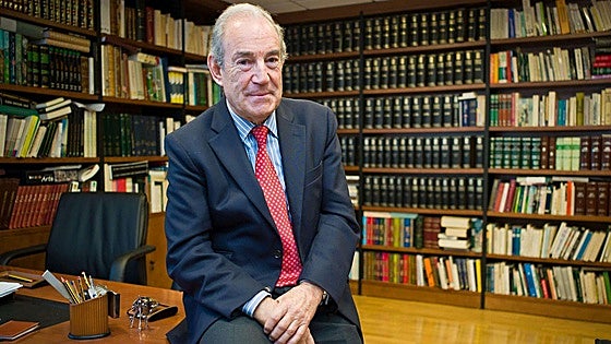 Muere Carlos Garaikoetxea, el primer lehendakari de la época moderna