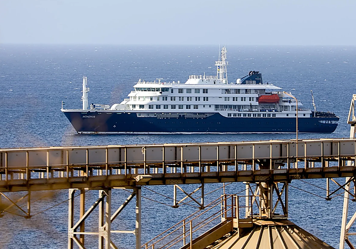 Canarias se prepara para la llegada del crucero en el que han fallecido tres personas por un hantavirus