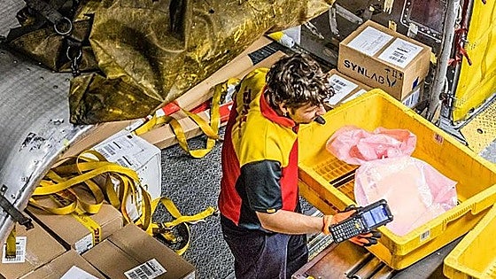 La Justicia dicta sentencia: la cesta de Navidad es salario y las empresas deben darla también a empleados temporales