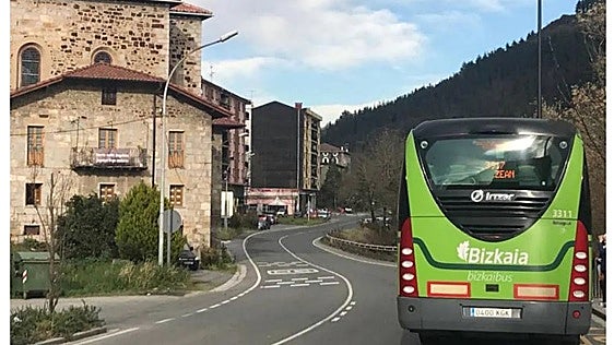 Reclaman reforzar Bizkaibus en Arratia con la estación de Lemoa
