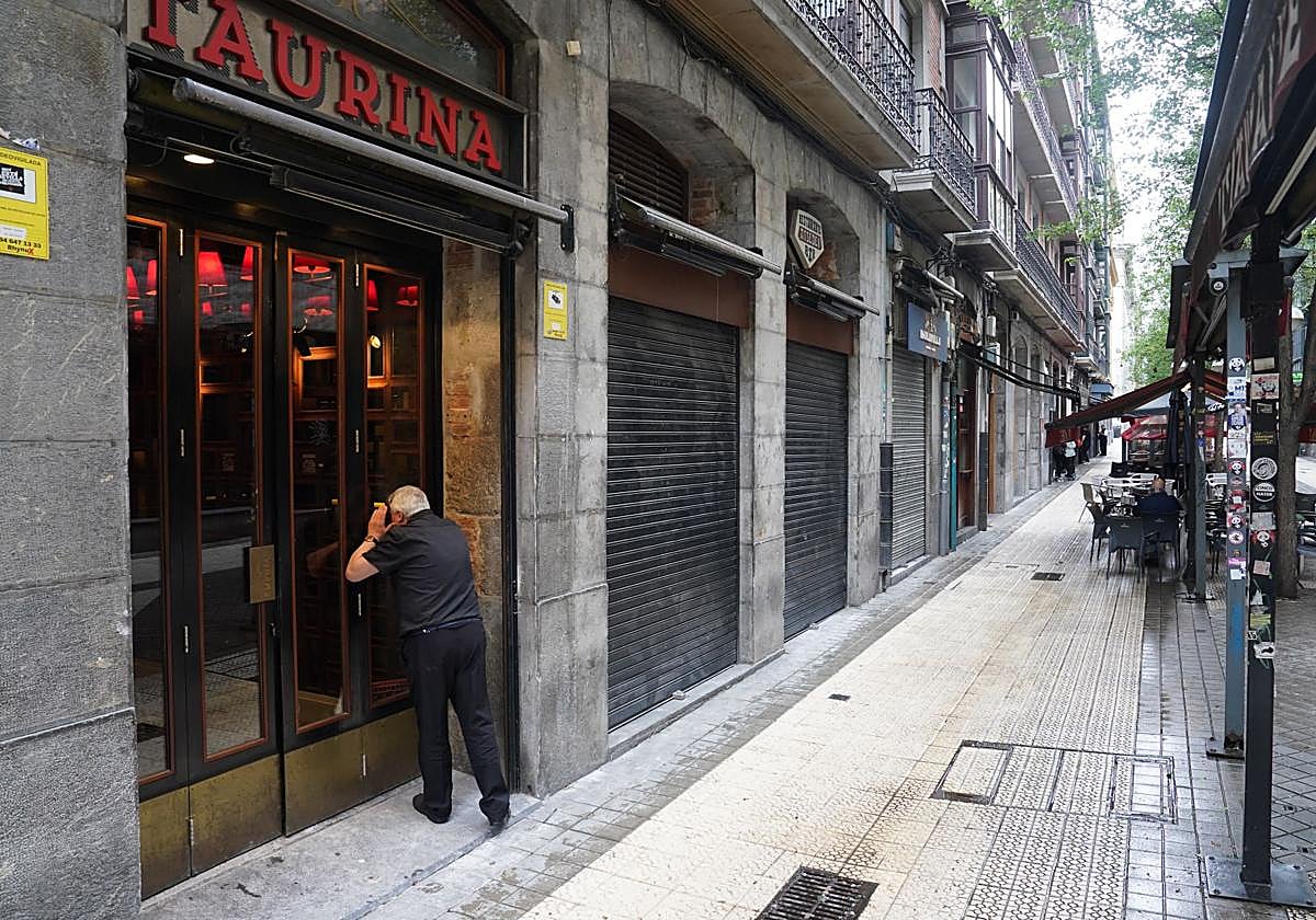 Los negocios vuelven al edificio de Berastegui tras resolverse los problemas de su estructura