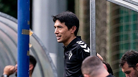 Atsushi Okazaki, el japonés que dirigirá al Santurtzi la próxima temporada