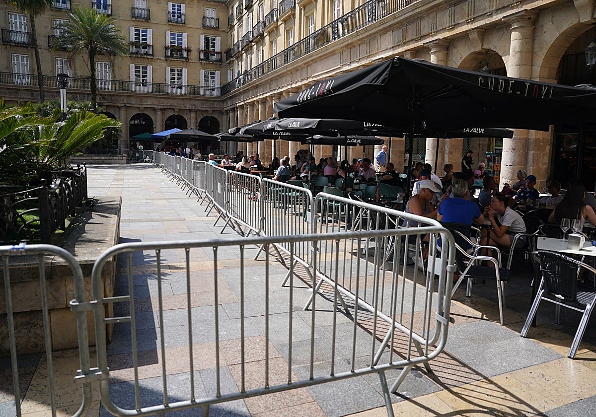 «Nos ha sorprendido que vallen la Plaza Nueva ahora que son las finales de rugby»