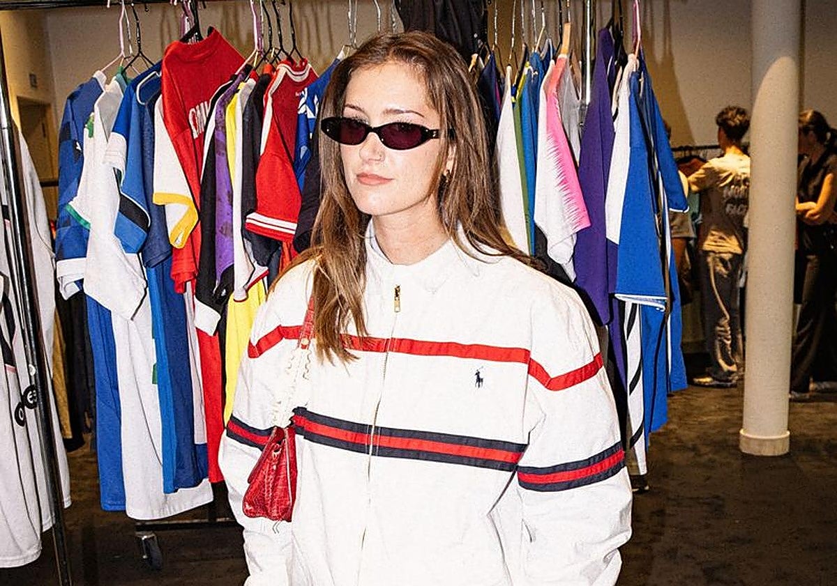 La 'pop up' viral de ropa vintage vuelve a Bilbao con más de 10.000 prendas de marca a 10 euros