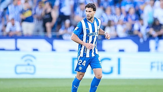 Víctor Parada se marcha lesionado a la media hora del Alavés-Rayo