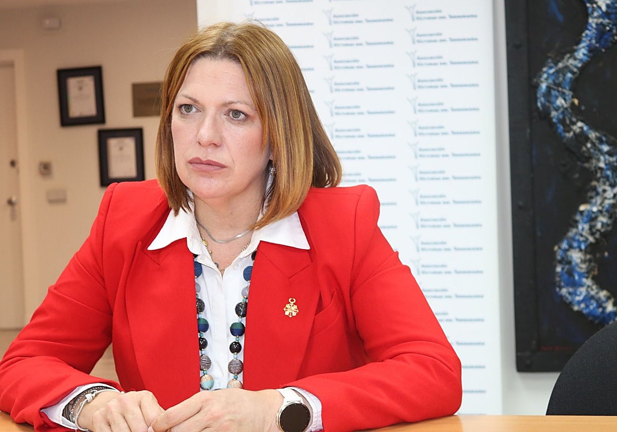 Lucía Ruiz releva a Maite Araluce al frente de la AVT