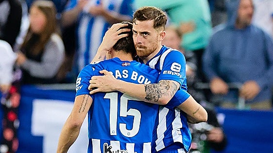 El partido arranca en los despachos