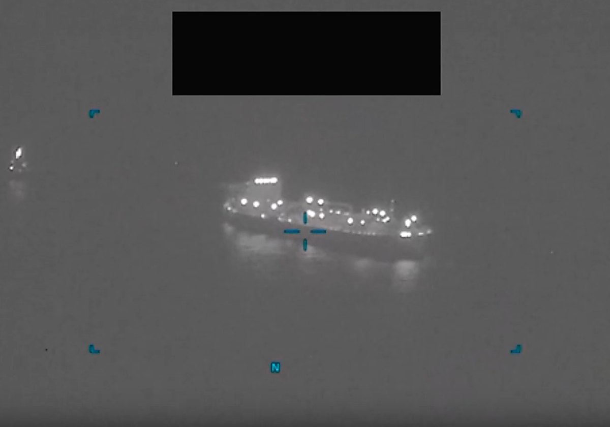 Los nuevos videos de ovnis del Pentágono: luces anómalas y esferas sobre submarinos en zonas de guerra