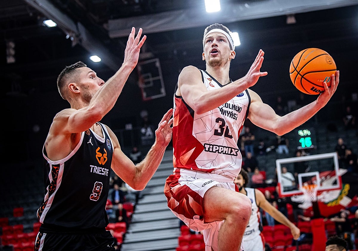 El Surne Bilbao tiene en su radar al base húngaro Adam Somogyi