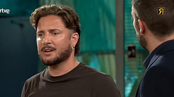 Manuel Carrasco, dolido por los 400.000 euros de multa por su concierto en el Bernabéu: «¿Elecciones? Voy con Riquelme»