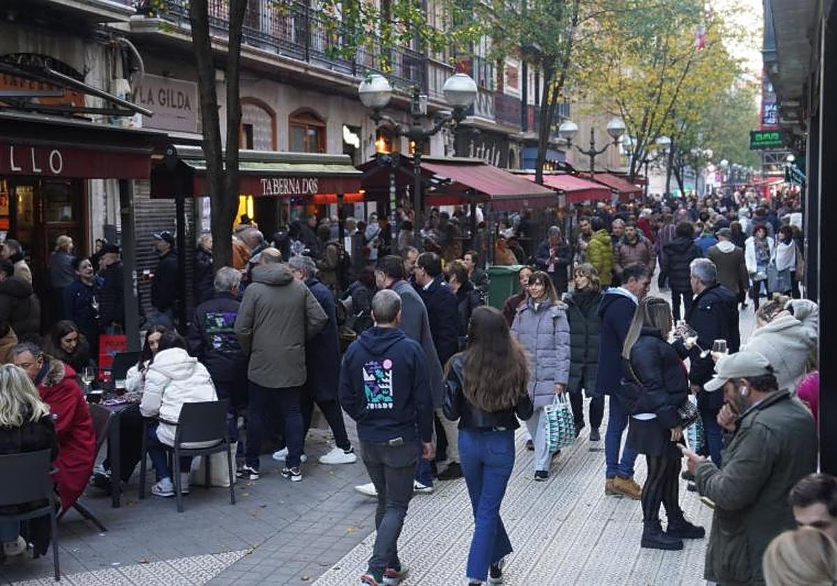 Hosteleros reclaman «acabar con el botellón» de Ledesma