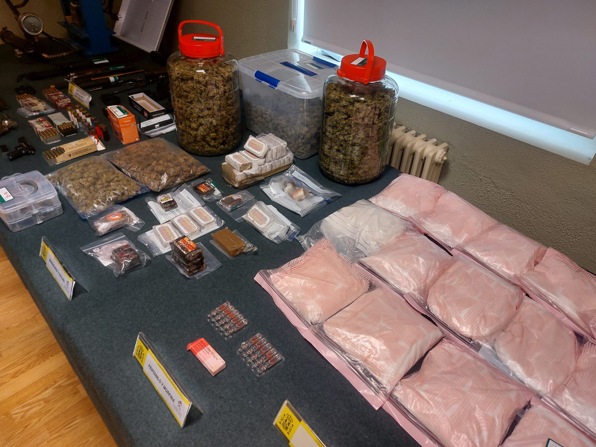 La Guardia Civil detiene a ocho personas en Bizkaia en una importante operación antidroga