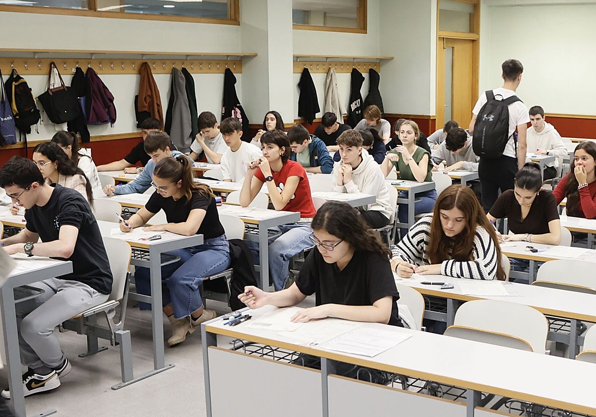 Más de 1.000 docentes velan por que la Selectividad sea «una prueba justa»