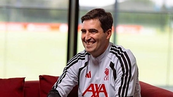 Iraola se acuerda del Athletic nada más llegar al Liverpool: «Tengo algo de experiencia...»