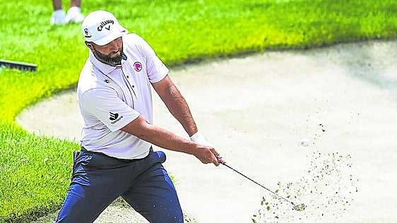 Rahm mantiene las opciones de ganar en Valderrama tras una ronda irregular