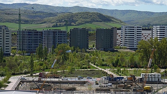 El Ayuntamiento niega «paralización» en la construcción de vivienda protegida en Vitoria