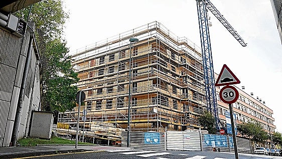 La crisis de vivienda dispara a 6.800 las solicitudes para acceder a 100 VPO de alquiler en Bilbao