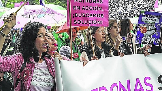 Suspenden temporalmente la huelga de matronas pero retomará las protestas si no hay «soluciones reales»